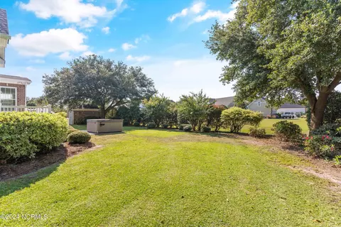 Exterior - 104 E Colonnade Dr, Hampstead, NC 28443 photo 7 of 14
