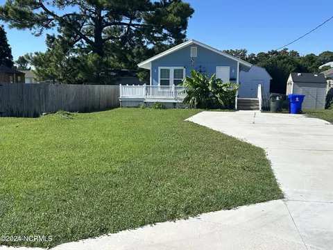 1627 Live Oak St, Beaufort, NC 28516