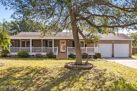 106 NE 23rd St, Oak Island, NC 28465