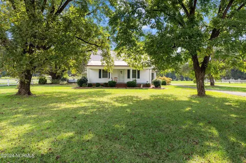 4687 Neuse Rd, Kinston, NC 28501