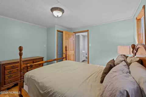 Bedroom - 4687 Neuse Rd, Kinston, NC 28501 photo 5 of 10