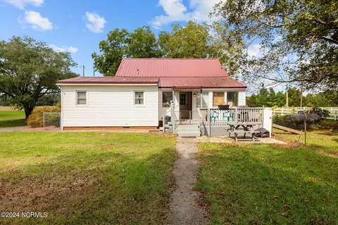 Exterior - 4687 Neuse Rd, Kinston, NC 28501 photo 5 of 11
