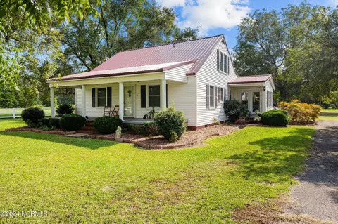 Exterior - 4687 Neuse Rd, Kinston, NC 28501 photo 3 of 11