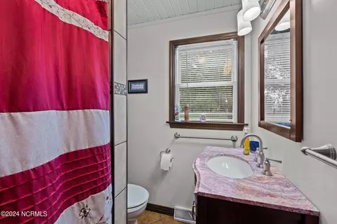 Bath - 4687 Neuse Rd, Kinston, NC 28501 photo 1 of 3