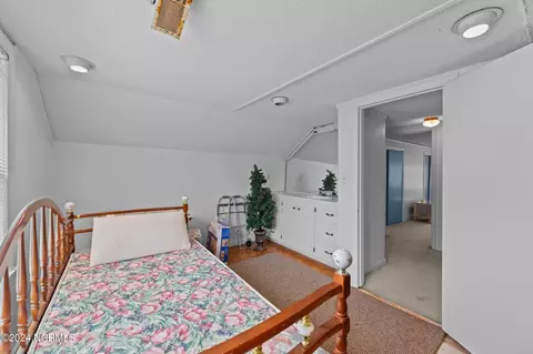 Bedroom - 4687 Neuse Rd, Kinston, NC 28501 photo 10 of 10