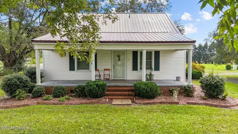Exterior - 4687 Neuse Rd, Kinston, NC 28501 photo 9 of 11