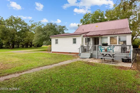 Exterior - 4687 Neuse Rd, Kinston, NC 28501 photo 6 of 11
