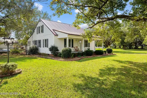 Exterior - 4687 Neuse Rd, Kinston, NC 28501 photo 4 of 11