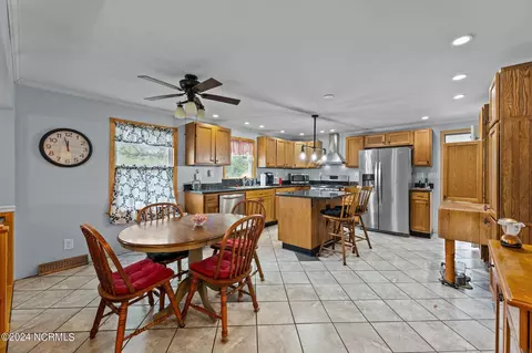 Kitchen - 4687 Neuse Rd, Kinston, NC 28501 photo 1 of 7