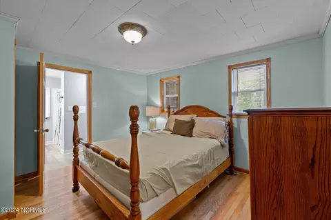 Bedroom - 4687 Neuse Rd, Kinston, NC 28501 photo 4 of 10