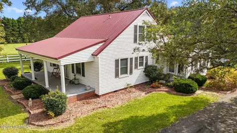 Exterior - 4687 Neuse Rd, Kinston, NC 28501 photo 10 of 11