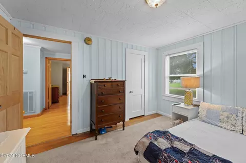 Bedroom - 4687 Neuse Rd, Kinston, NC 28501 photo 2 of 10