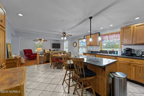 Kitchen - 4687 Neuse Rd, Kinston, NC 28501 photo 2 of 7