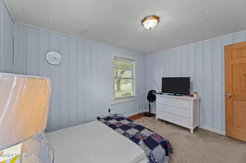 Bedroom - 4687 Neuse Rd, Kinston, NC 28501 photo 3 of 10
