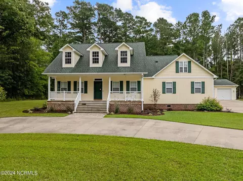 9509 Connie Cove Rd, Oriental, NC 28571