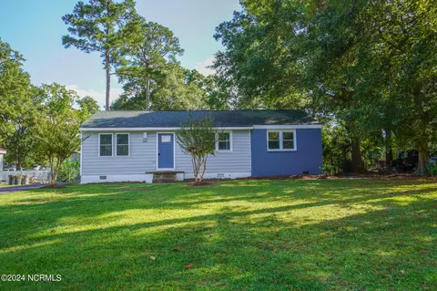 507 Cherokee Dr, Jacksonville, NC 28540