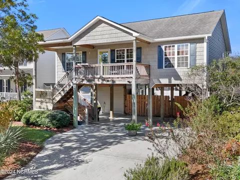 145 NE 12th St, Oak Island, NC 28465