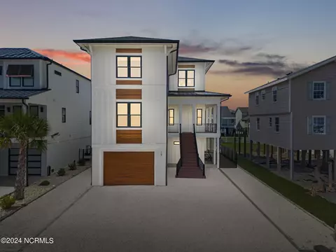 19 Driftwood Dr, Ocean Isle Beach, NC 28469