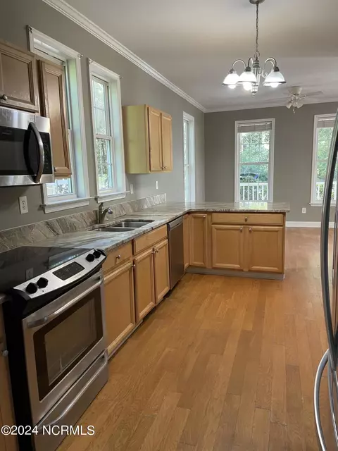 103 Scotar Ct, Hampstead, NC 28443 photo 5