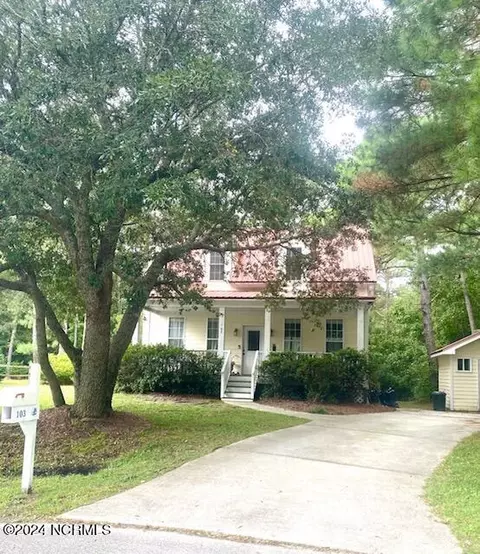 103 Scotar Ct, Hampstead, NC 28443