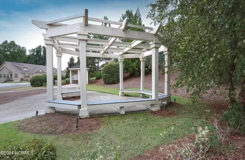 Exterior - 110 Winged Foot Rd, Pinehurst, NC 28374 photo 4 of 7