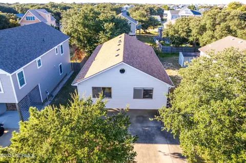 228 W Eden St, Kill Devil Hills, NC 27948 photo 3