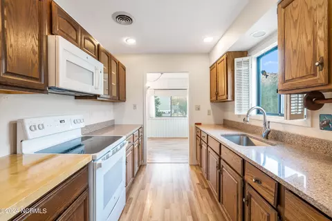 228 W Eden St, Kill Devil Hills, NC 27948 photo 26