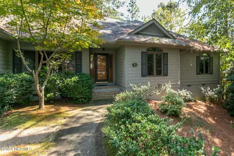 33 Abington Dr, Pinehurst, NC 28374