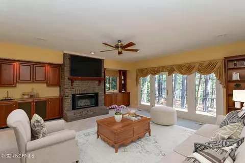 33 Abington Dr, Pinehurst, NC 28374 photo 8