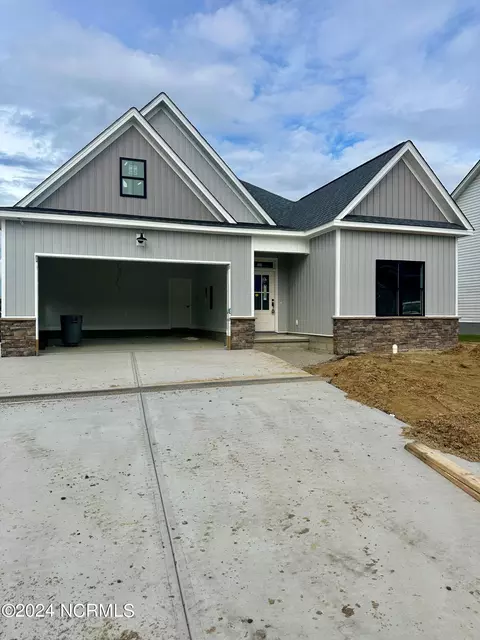 1047 Montevallo Ln, Ayden, NC 28513