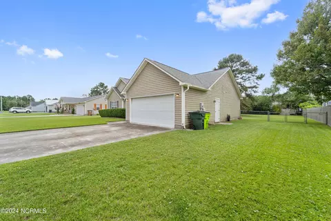 Exterior - 111 Fodder Dr, Hubert, NC 28539 photo 11 of 11