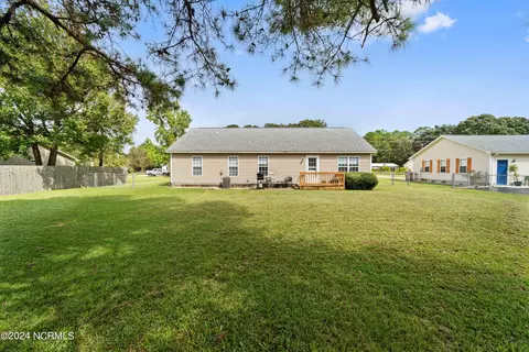 Exterior - 111 Fodder Dr, Hubert, NC 28539 photo 10 of 11