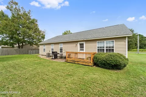 Exterior - 111 Fodder Dr, Hubert, NC 28539 photo 1 of 11