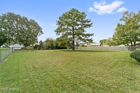 Exterior - 111 Fodder Dr, Hubert, NC 28539 photo 7 of 11