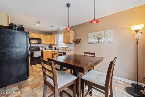 Dining - 111 Fodder Dr, Hubert, NC 28539 photo 4 of 4
