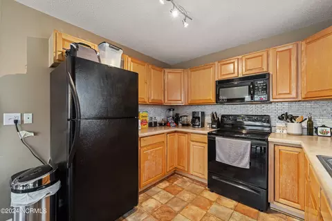 Kitchen - 111 Fodder Dr, Hubert, NC 28539 photo 3 of 8