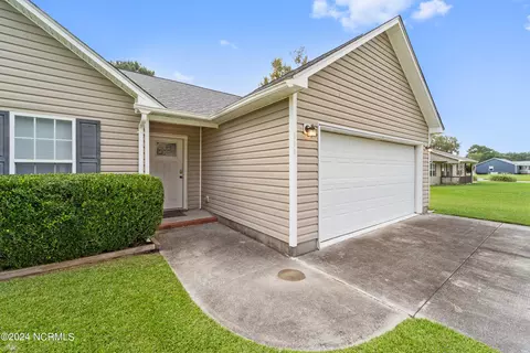 Exterior - 111 Fodder Dr, Hubert, NC 28539 photo 9 of 11