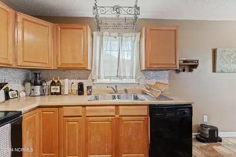 Kitchen - 111 Fodder Dr, Hubert, NC 28539 photo 5 of 8