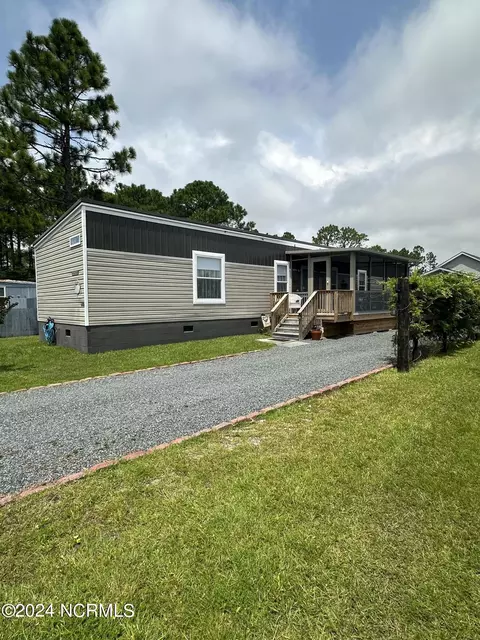 4434 Oakcrest Dr SE, Southport, NC 28461