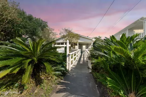 310 Hamlet Ave, Carolina Beach, NC 28428