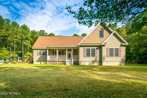 825 Delia Wallace Rd, Bath, NC 27808