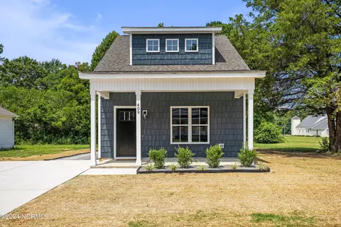 409 S Sycamore St, Fremont, NC 27830