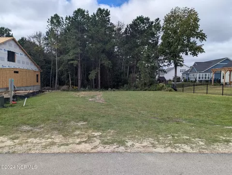 802 Sweetgrass St, Holly Ridge, NC 28445