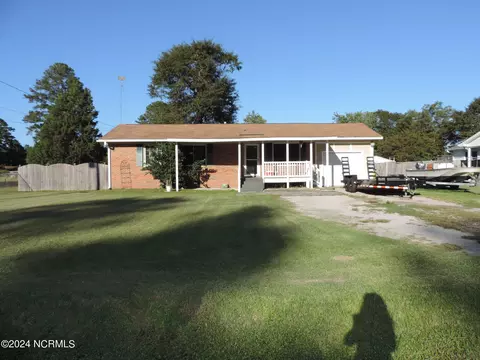 109 Pinecone Ln, Havelock, NC 28532