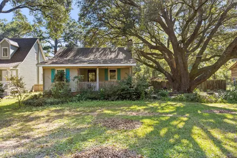 5114 Peden Point Rd, Wilmington, NC 28409