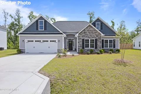 473 Pebble Shore Dr, Sneads Ferry, NC 28460