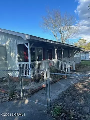 102 Laray Ave, Hamlet, NC 28345