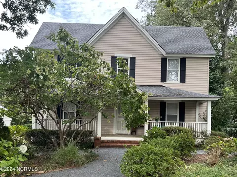 145 E Vermont Ave, Southern Pines, NC 28387