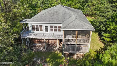 639 Plantation Pkwy, Oriental, NC 28571