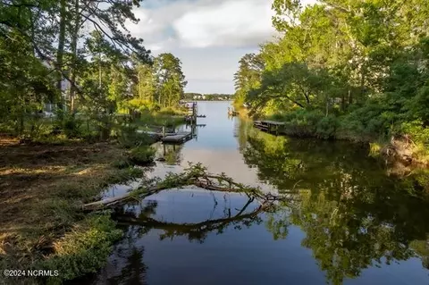 6104 Horton Rd, Oriental, NC 28571